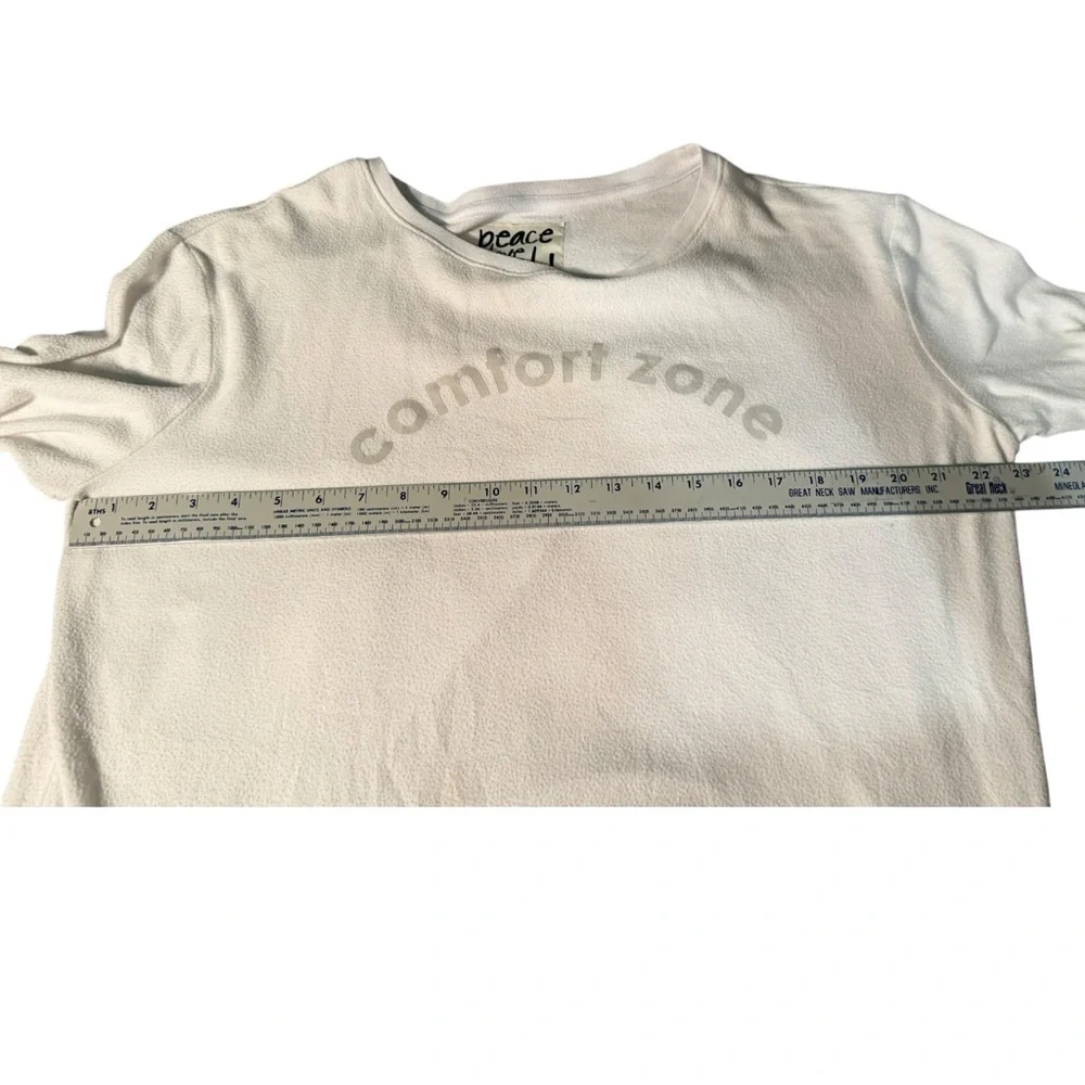 PEACE Love WORLD Pullover White Top - Picture 8 of 10